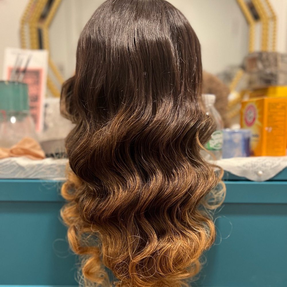 Luxurious Wavy Ombre Hair Wig in Brown and Blonde